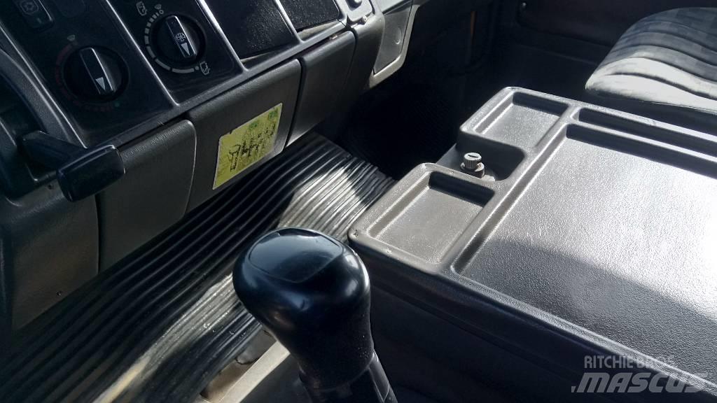 Mercedes-Benz 3535 Lastbiler med tip