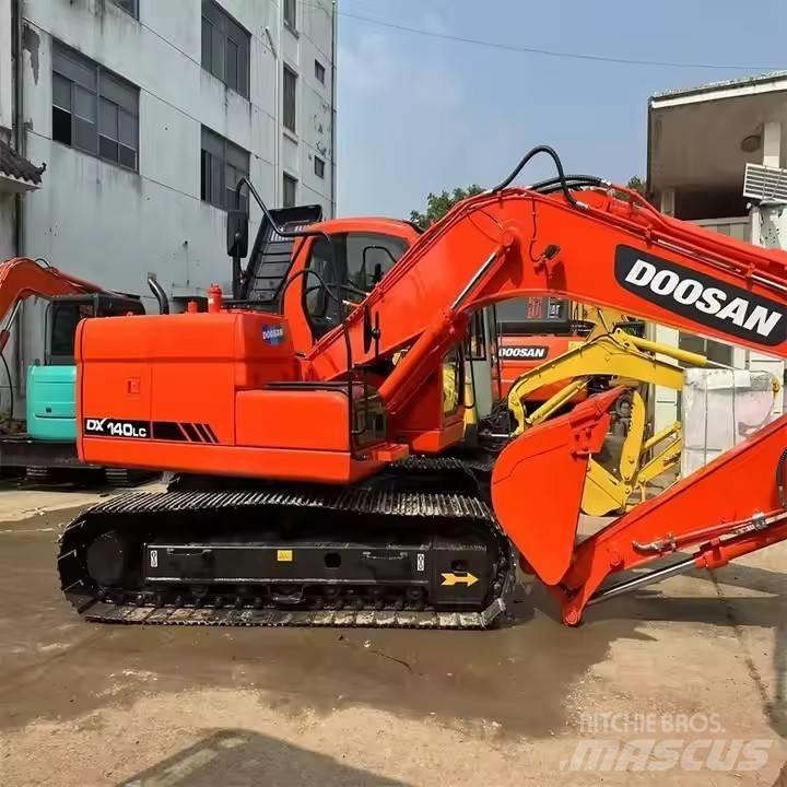 Doosan DX140LC Gravemaskiner på larvebånd