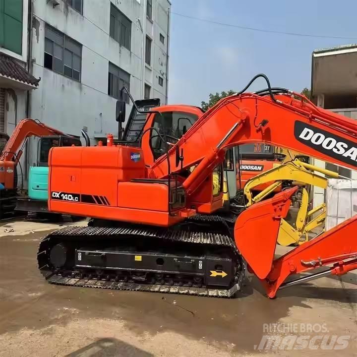 Doosan DX140LC Gravemaskiner på larvebånd