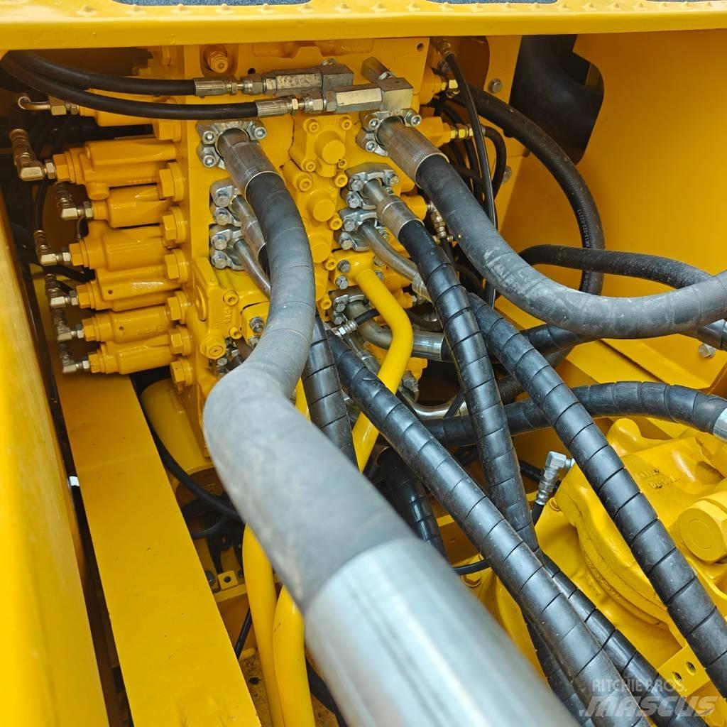 Komatsu 220-8MO Gravemaskiner på larvebånd