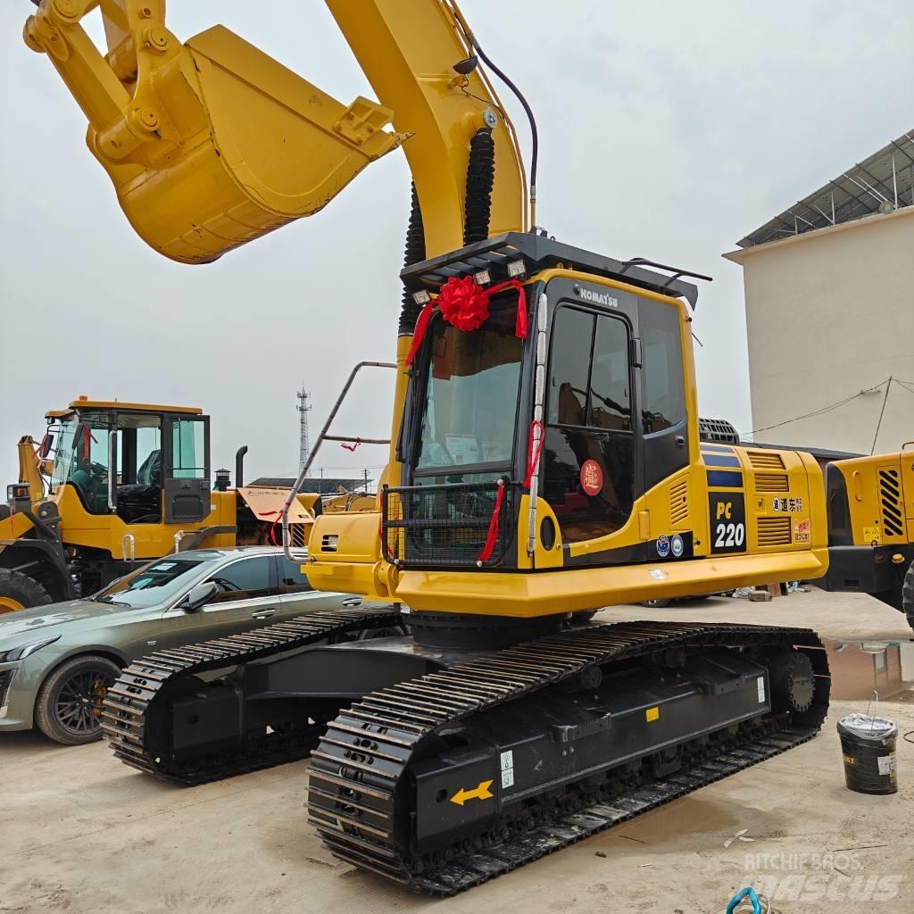 Komatsu 220-8MO Gravemaskiner på larvebånd