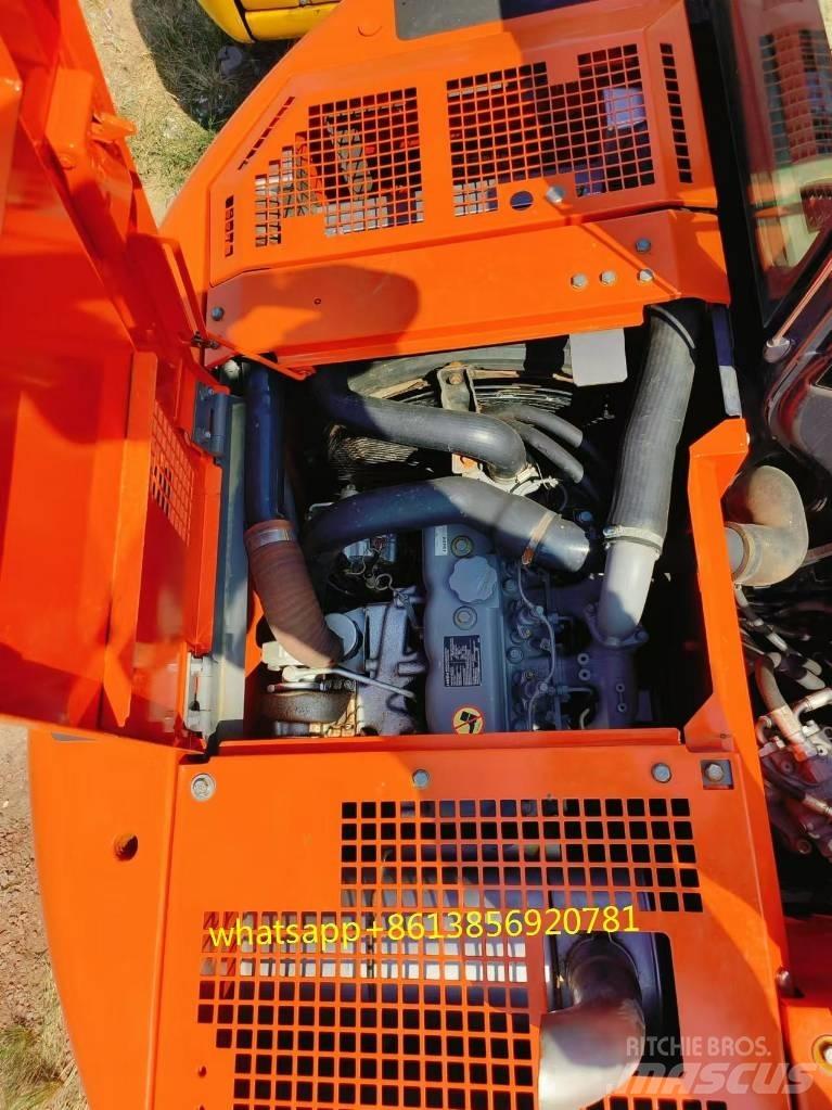 Hitachi ZX 135 US Gravemaskiner på larvebånd