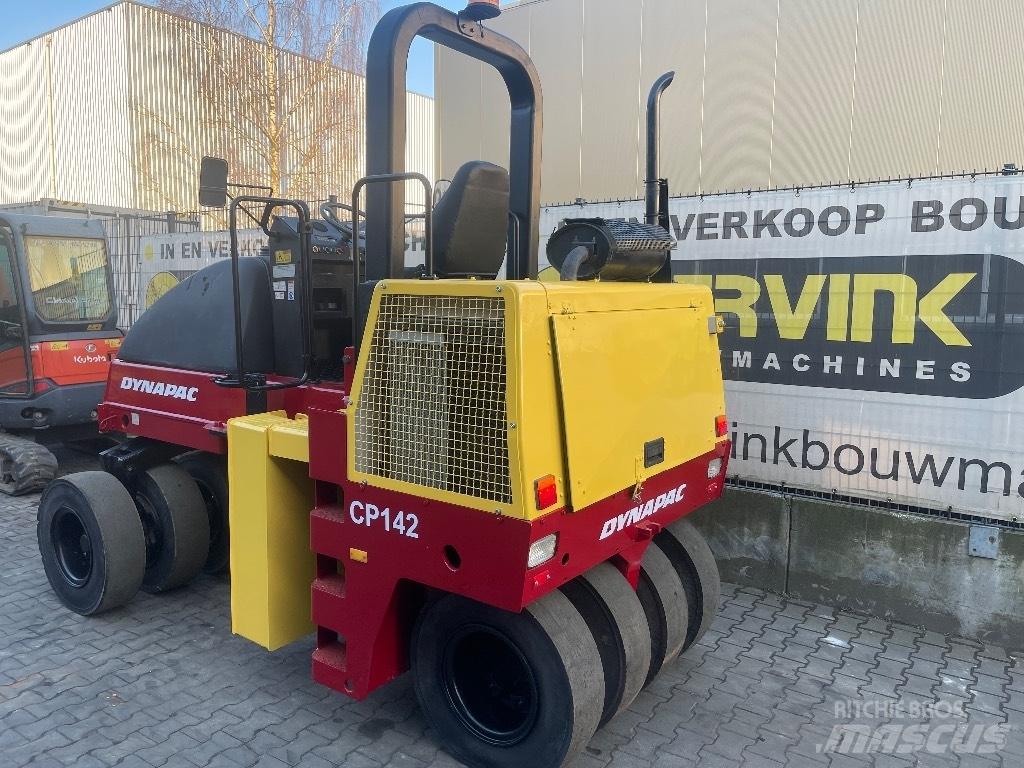 Dynapack CP 142 Tromle med luftdæk