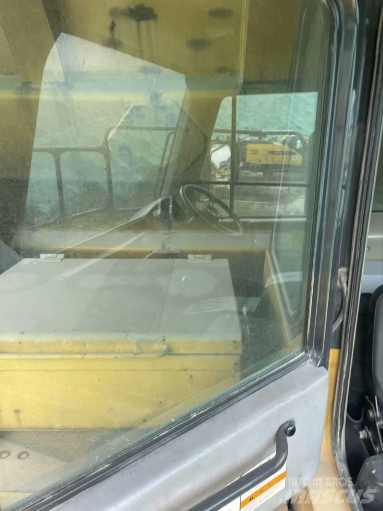 Komatsu HD 605-7 Knækstyrede dumpere