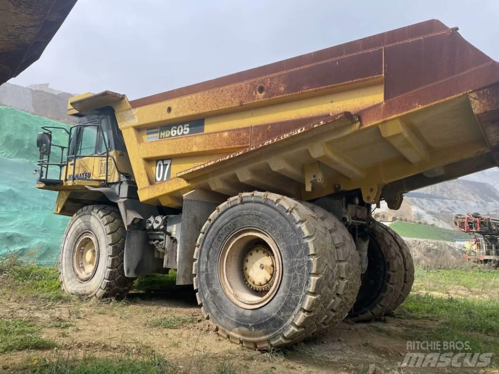 Komatsu HD 605-7 Knækstyrede dumpere
