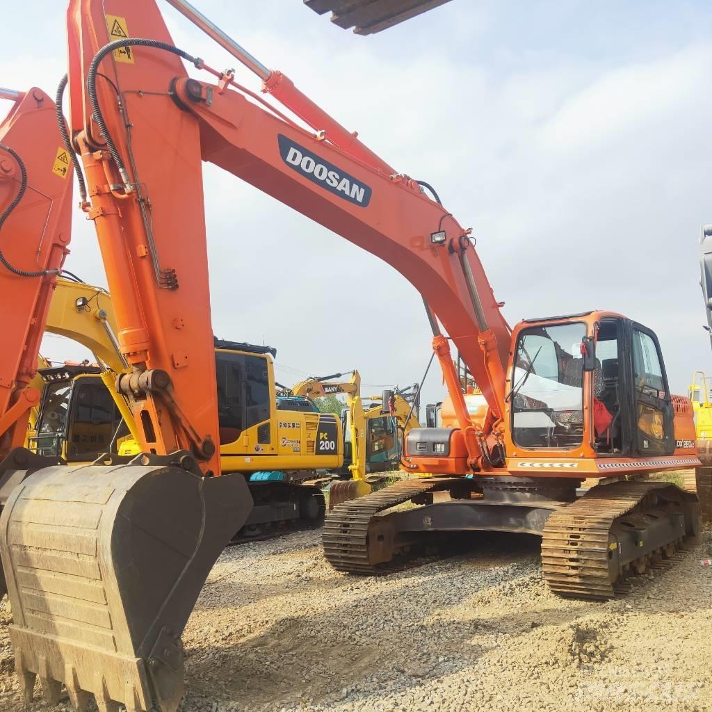 Doosan DX260LC Gravemaskiner på larvebånd