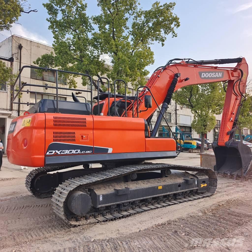 Doosan DX300 Gravemaskiner på larvebånd