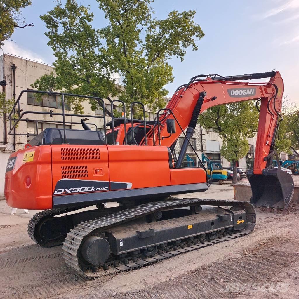 Doosan DX300 Gravemaskiner på larvebånd