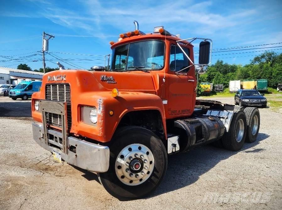Mack R 688 ST Trækkere