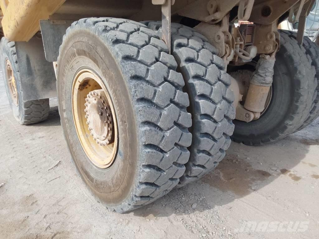 CAT 771 D Knækstyrede dumpere