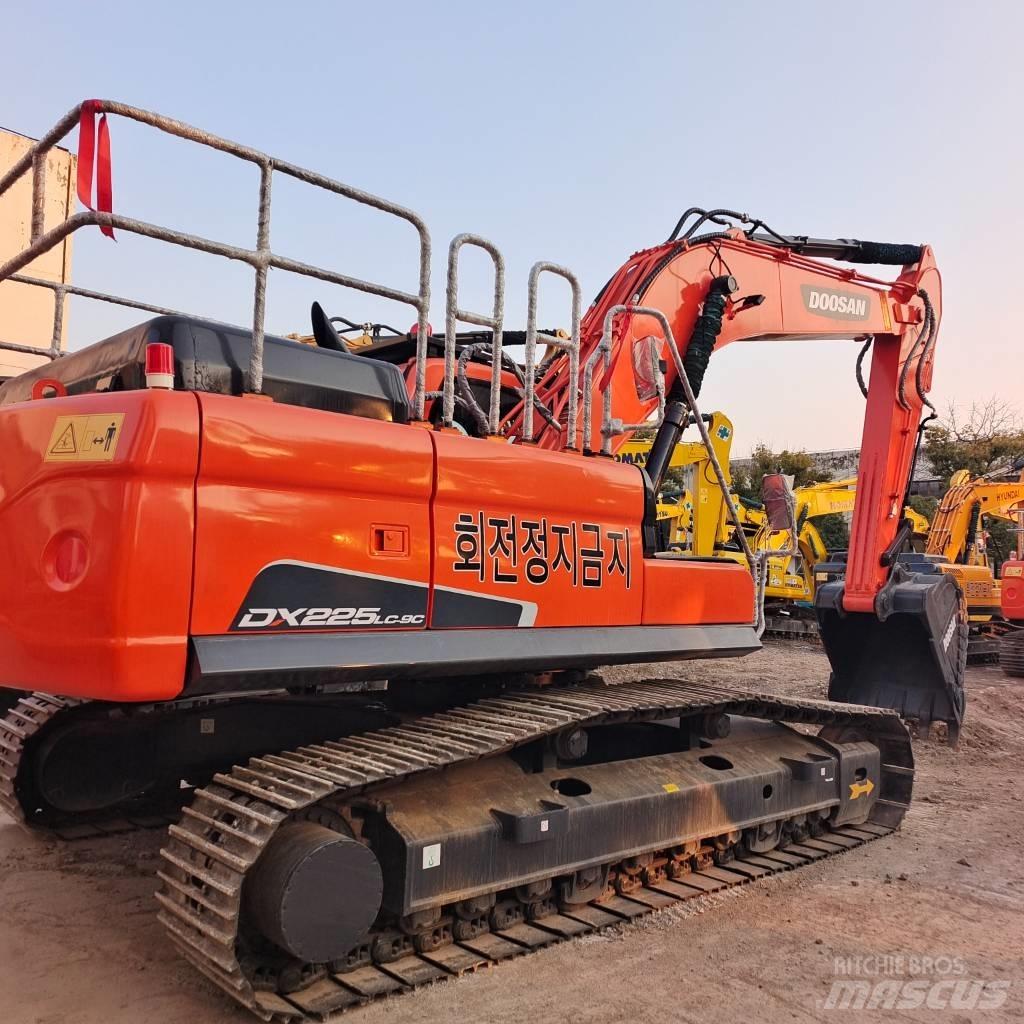 Doosan 225 LC Gravemaskiner på larvebånd