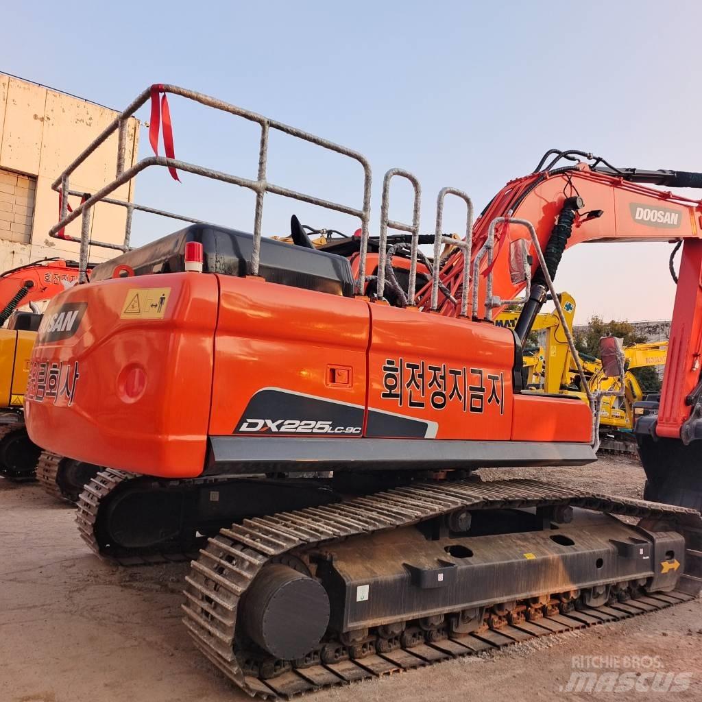 Doosan 225 LC Gravemaskiner på larvebånd