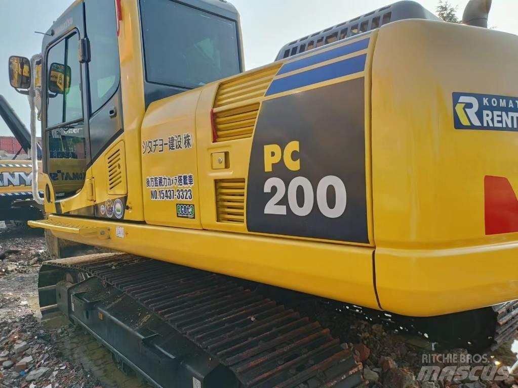 Komatsu PC 200-8 Gravemaskiner på larvebånd
