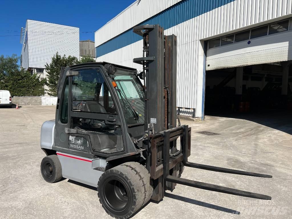 Nissan DX 30 Diesel gaffeltrucks
