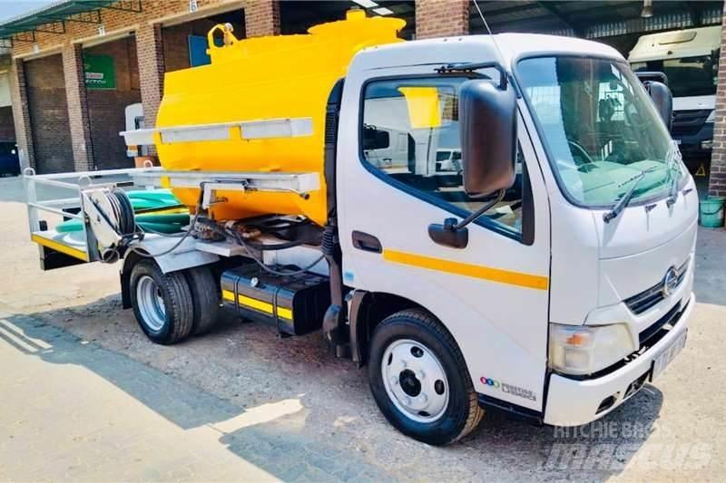 Hino 300 614 Andre lastbiler