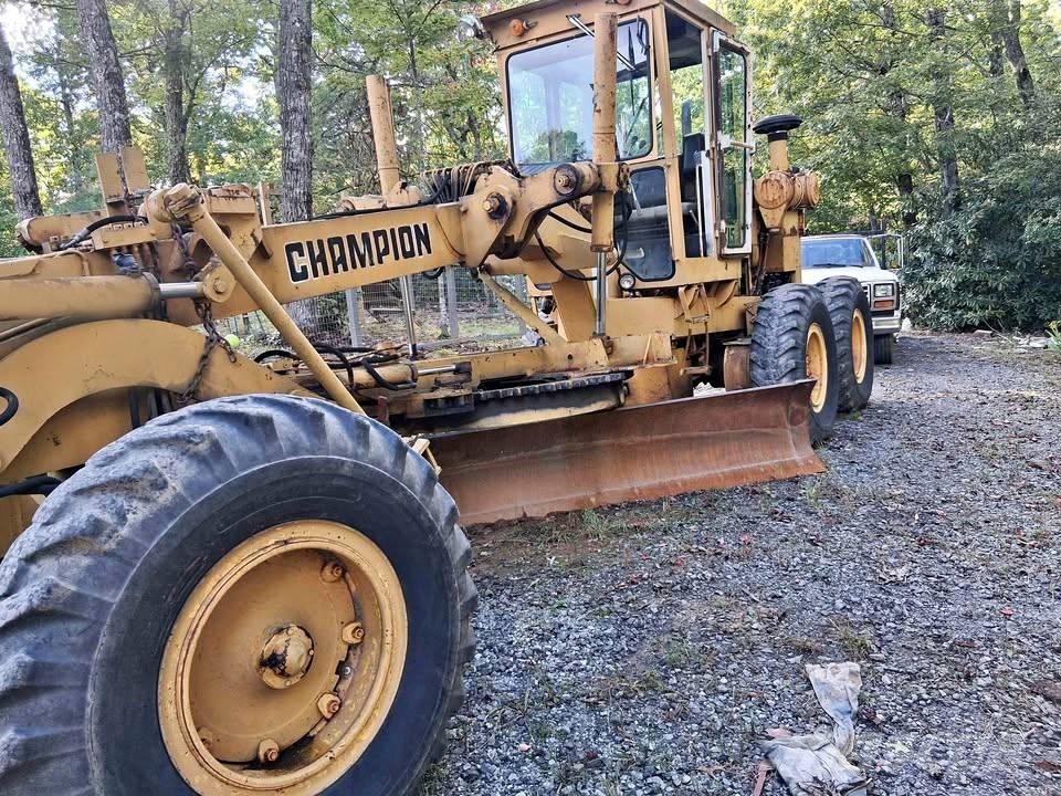 Champion 715 Vejhøvle / Gradere