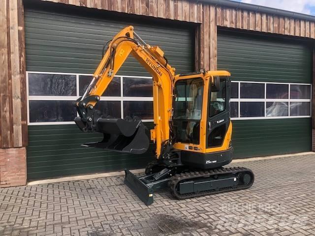 Hyundai R25Z-9AK Minigravemaskiner