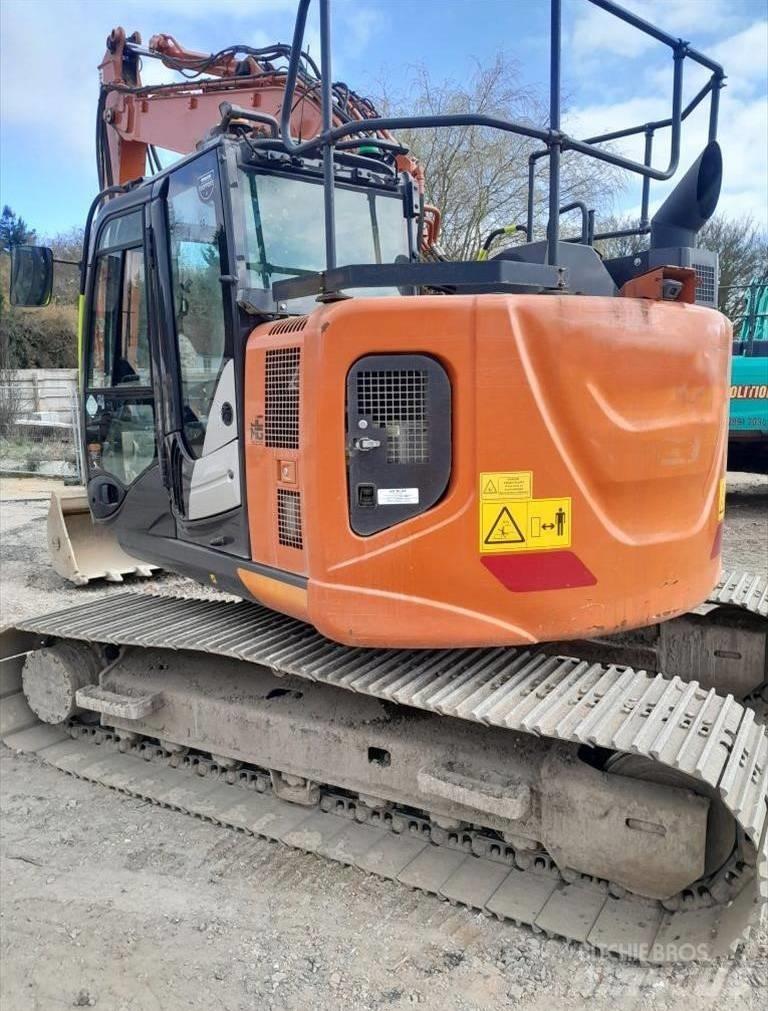 Hitachi ZX 135 US-6 Gravemaskiner på larvebånd