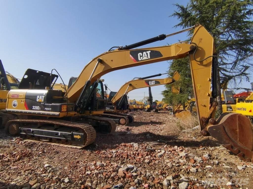 CAT 320 Midi-gravemaskiner 7t - 12t