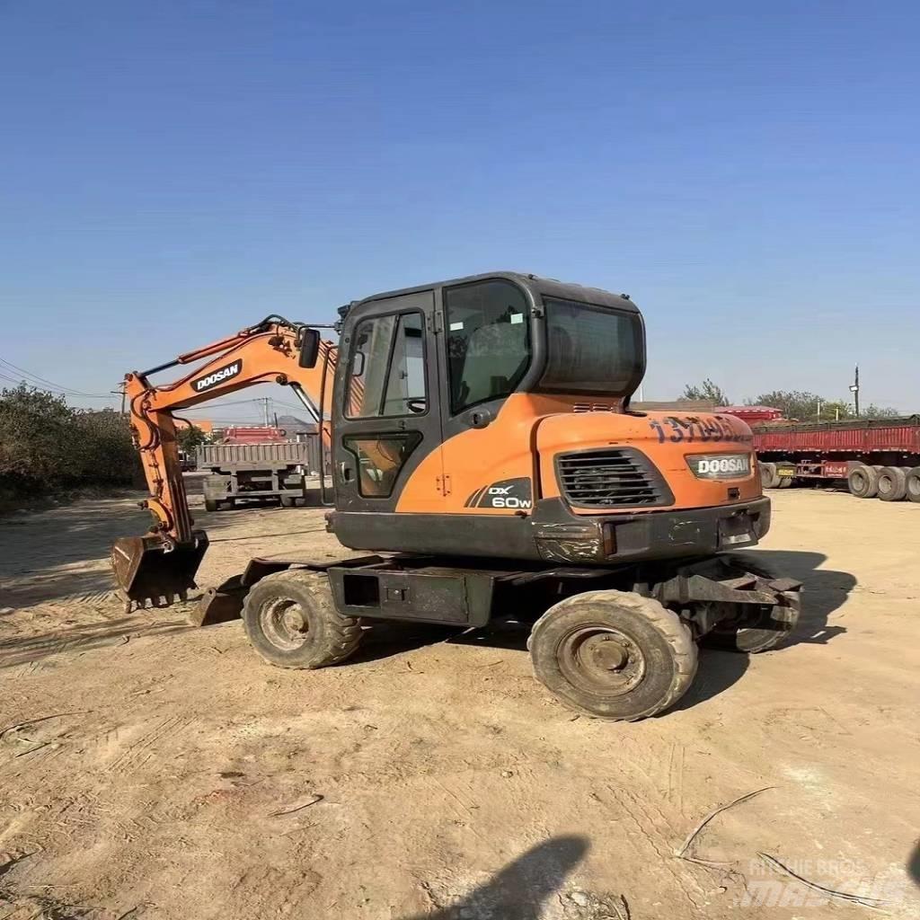 Doosan DX60W Gravemaskiner på hjul
