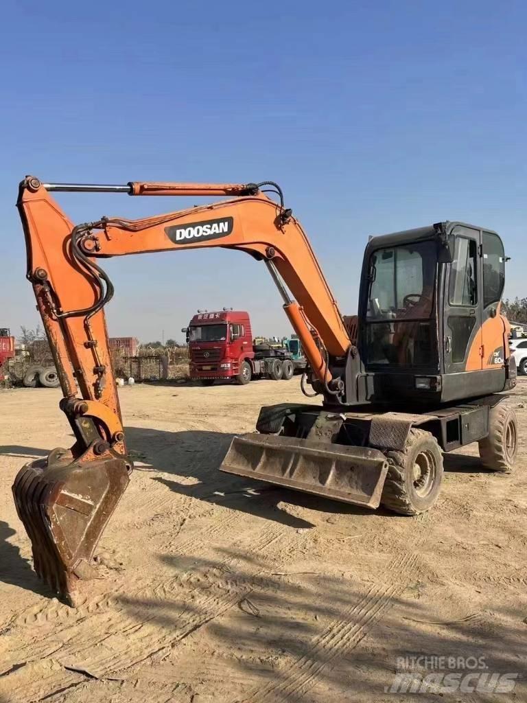 Doosan DX60W Gravemaskiner på hjul
