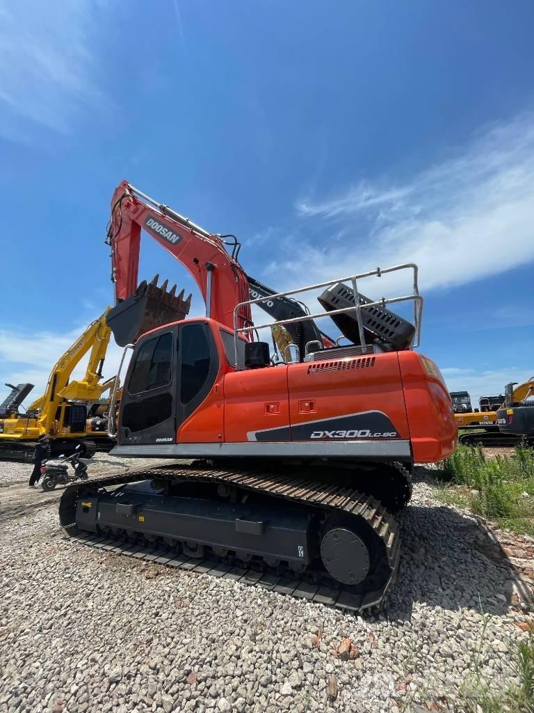Doosan DX 300 LC Gravemaskiner på larvebånd