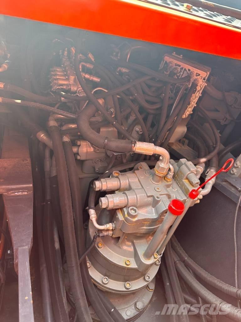 Hitachi ZX200 Gravemaskiner på larvebånd