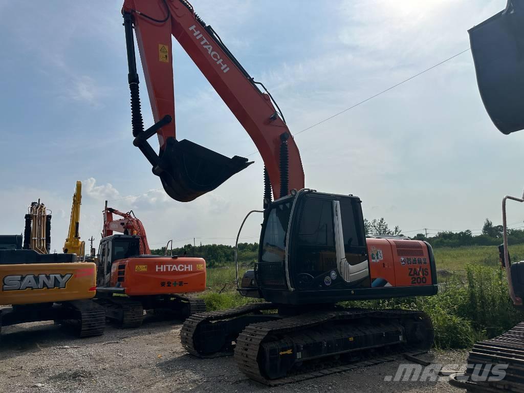 Hitachi ZX200 Gravemaskiner på larvebånd