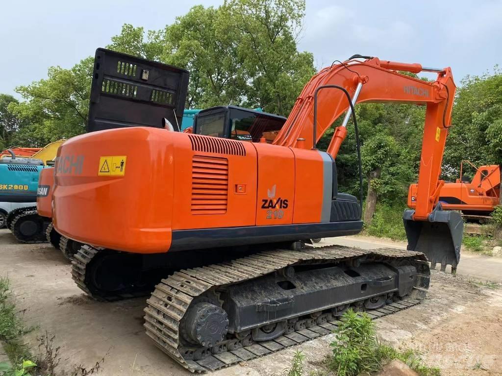 Hitachi ZX 210 Gravemaskiner på larvebånd