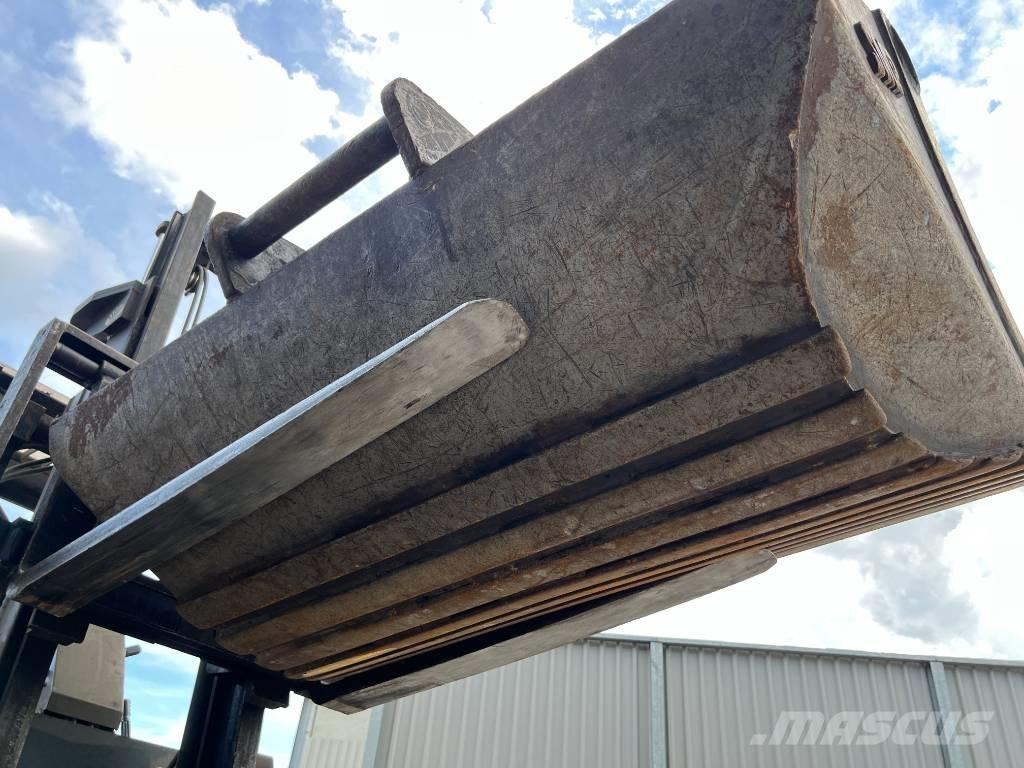 SMP S70 Skovle
