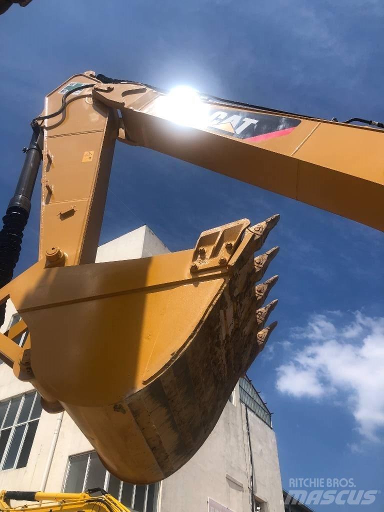 CAT 320 B L Gravemaskiner på larvebånd
