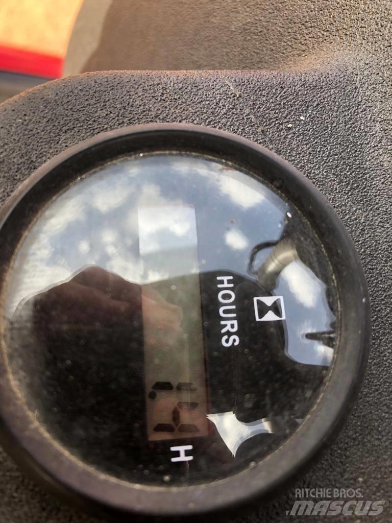Lucla TX10 Minigravemaskiner
