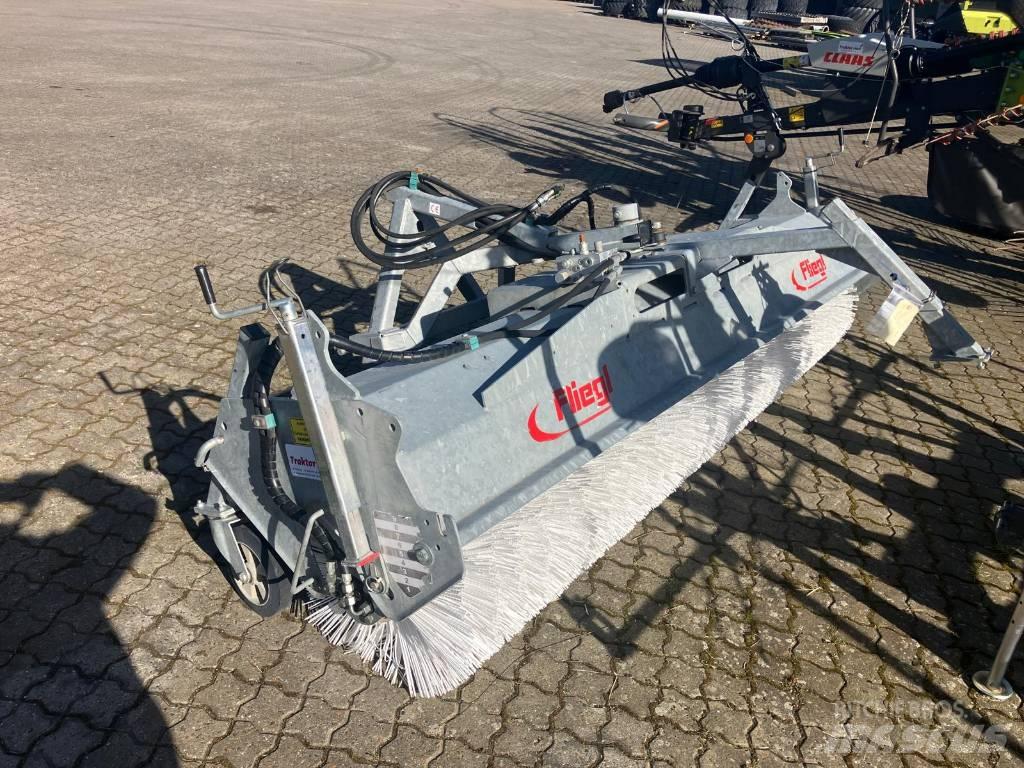 Fliegl Kost 2,8 m. Andet tilbehør til traktorer