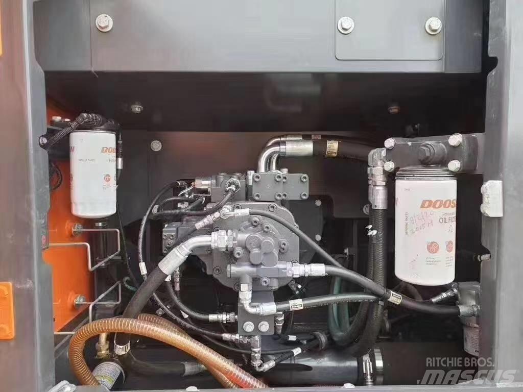 Doosan DX 225 LC Gravemaskiner på larvebånd