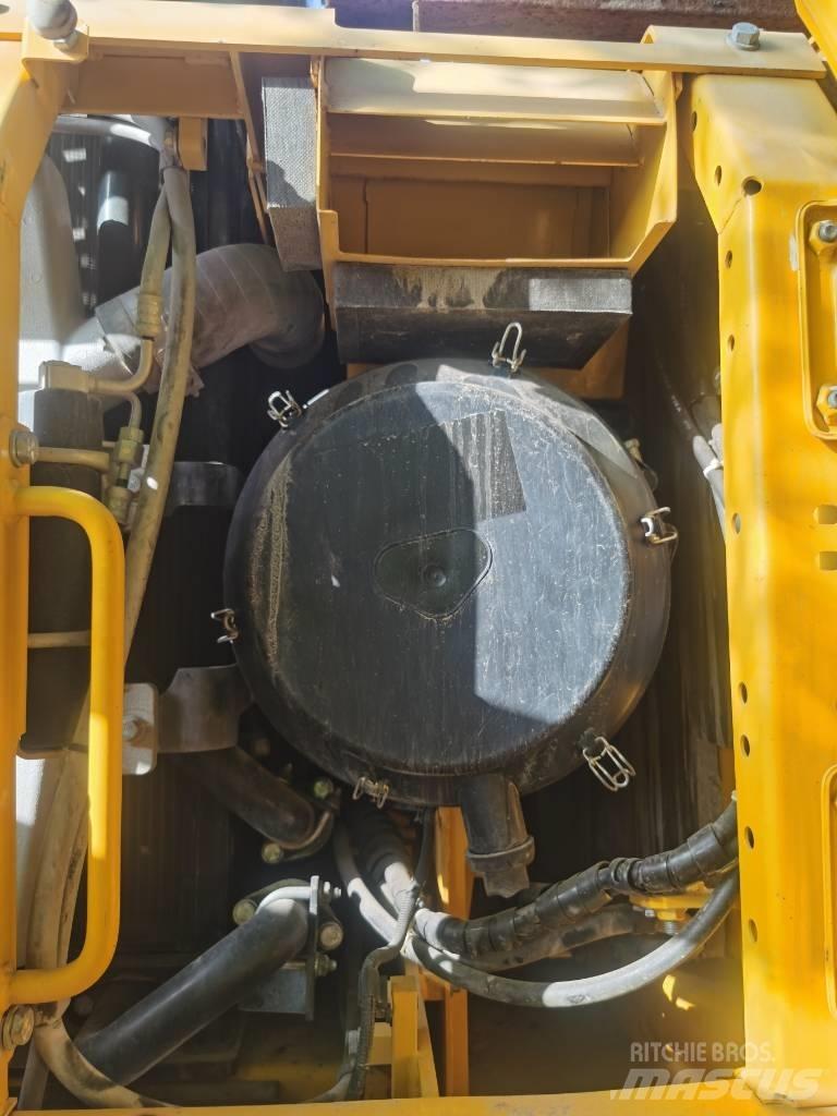 Komatsu PC 460-8 Gravemaskiner på larvebånd