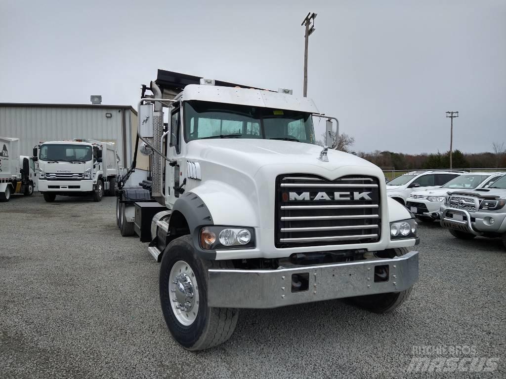 Mack GU713 Renovationslastbiler