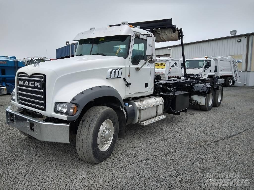 Mack GU713 Renovationslastbiler