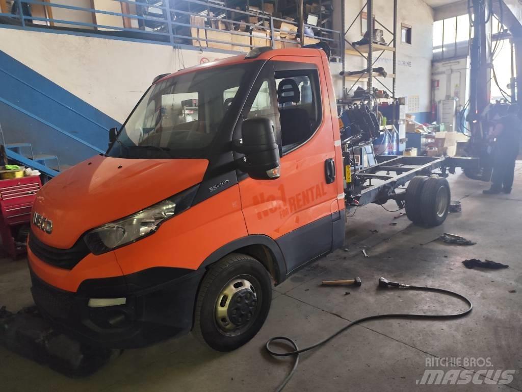 Iveco Daily 35-140 Lastbil med kran