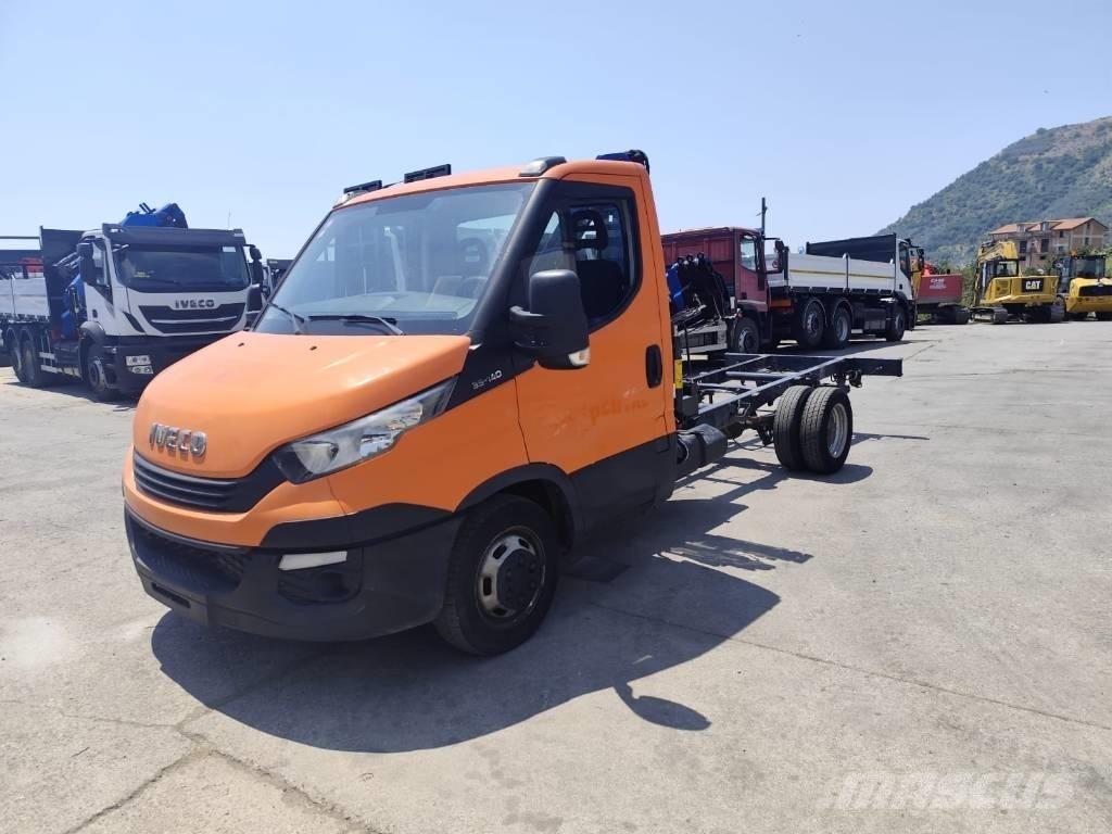 Iveco Daily 35-140 Lastbil med kran