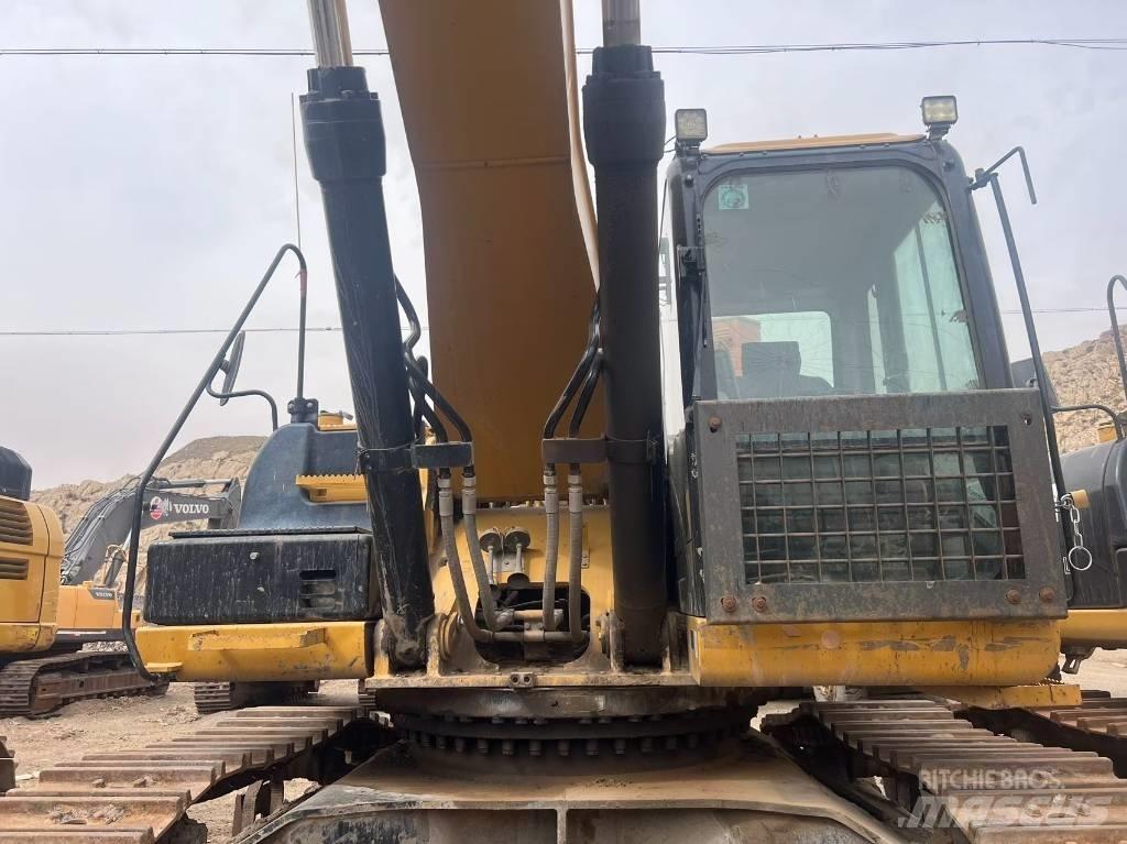 CAT 340 Gravemaskiner på larvebånd