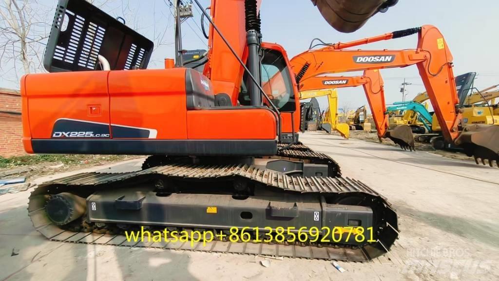 Doosan DX 225 Gravemaskiner på larvebånd