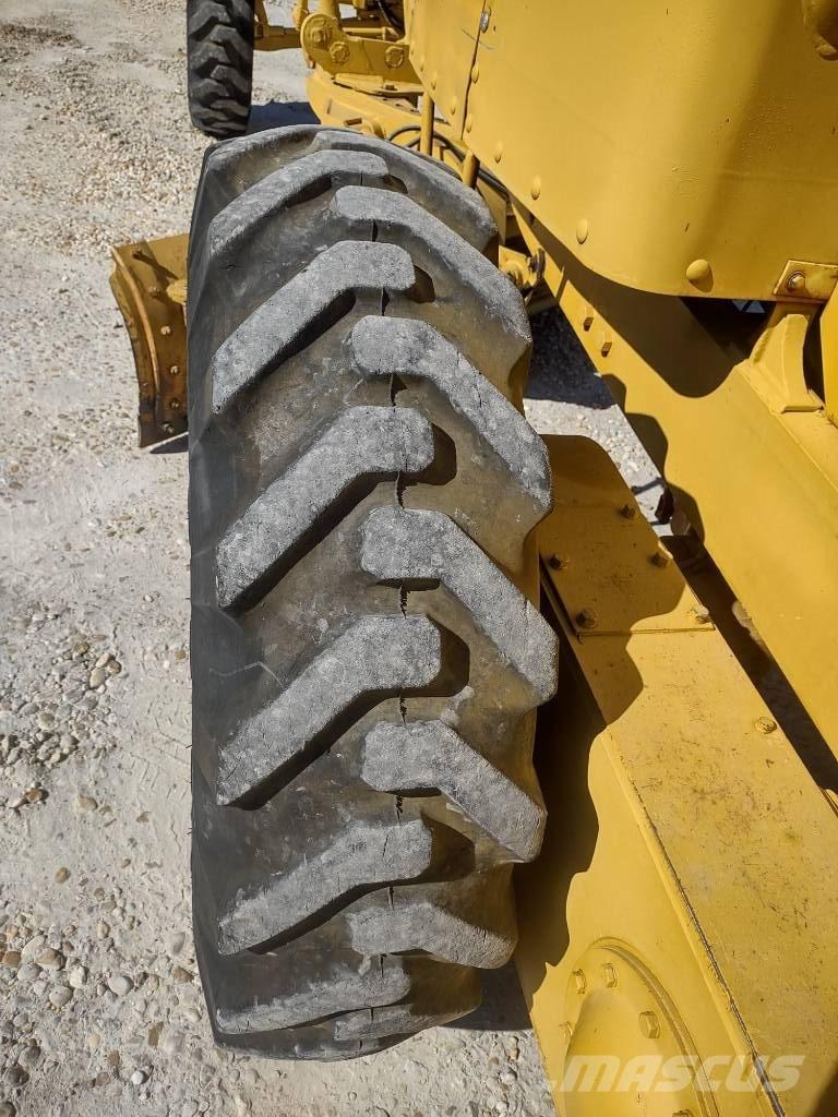 CAT 120 Vejhøvle / Gradere