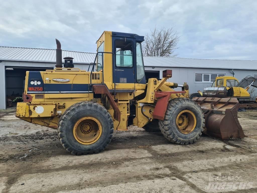 Komatsu WA 250 Læssemaskiner på hjul
