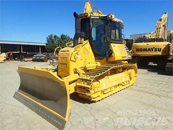 Komatsu D51EXi-24 Bulldozer på larvebånd