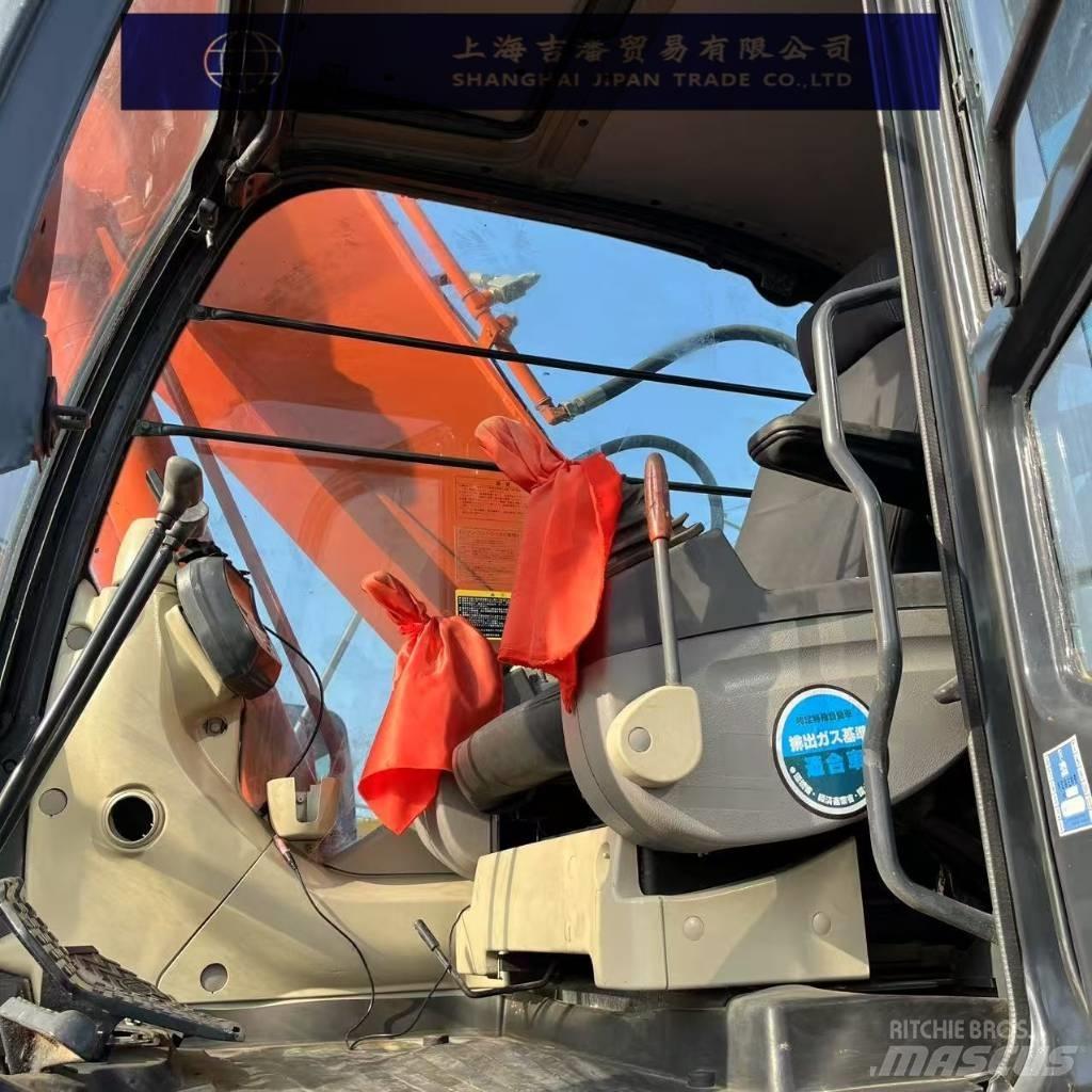 Hitachi ZX 240 Gravemaskiner på larvebånd