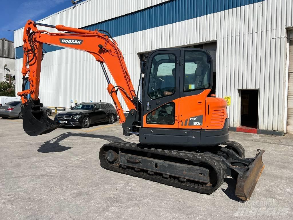 Doosan DX 80 R Midi-gravemaskiner 7t - 12t