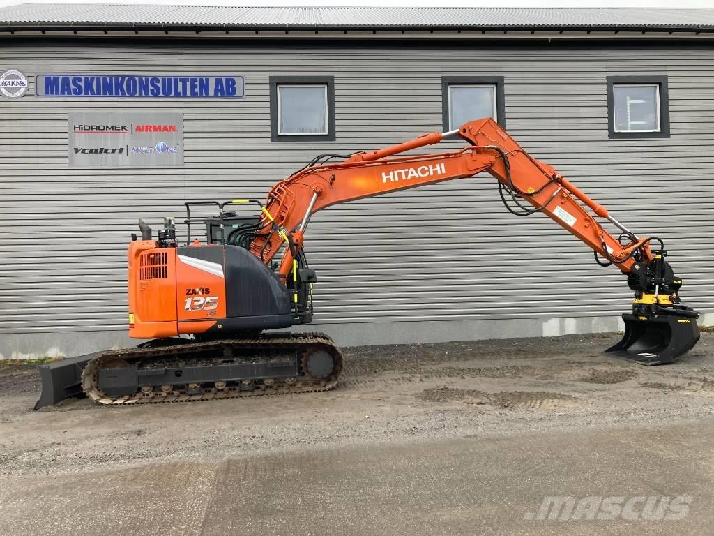 Hitachi ZX 135 US-7 Gravemaskiner på larvebånd