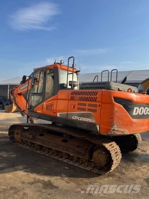 Doosan DX 225 LC-5 Gravemaskiner på larvebånd