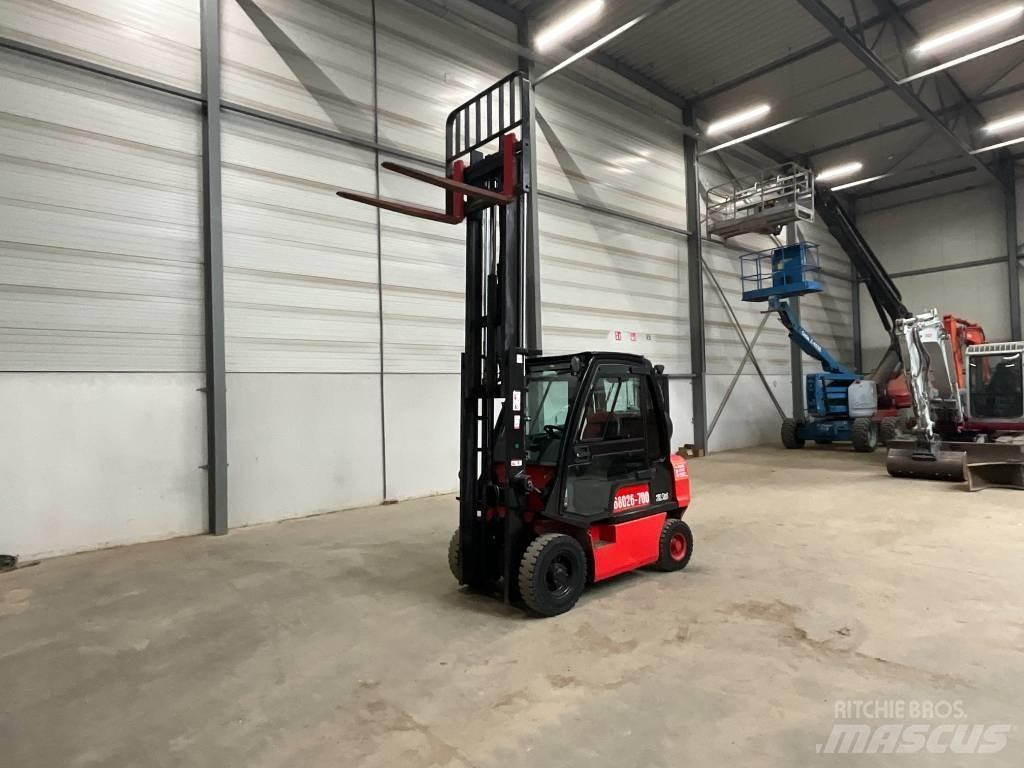 Nissan U1 D2 A 25 LQ LPG gaffeltrucks