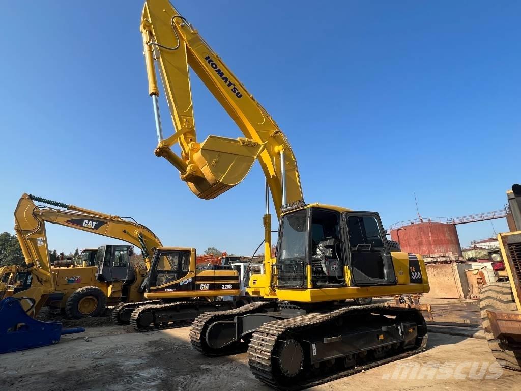 Komatsu PC 300-7 Gravemaskiner på larvebånd